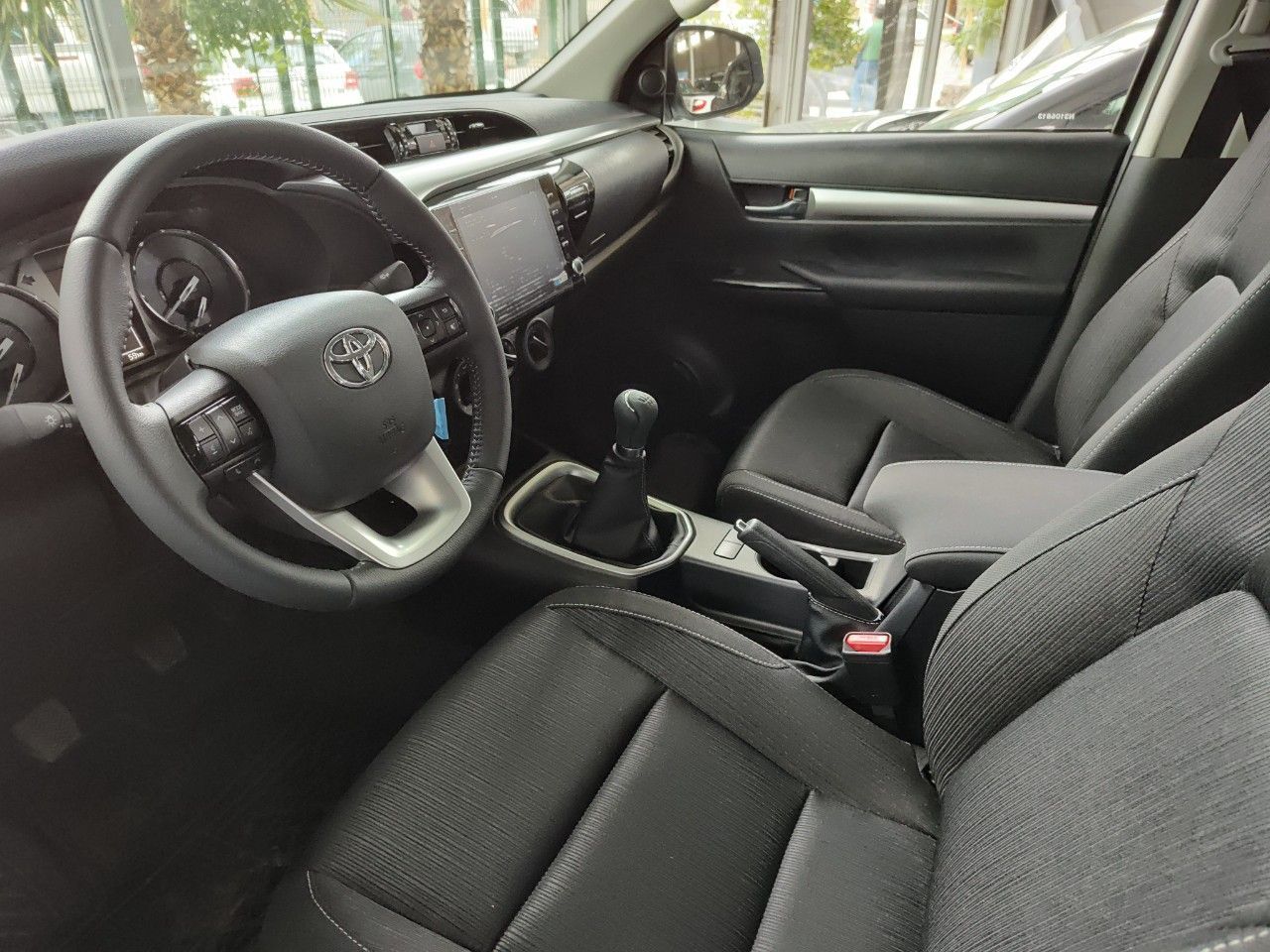Toyota Hilux Nueva en Mendoza, deRuedas