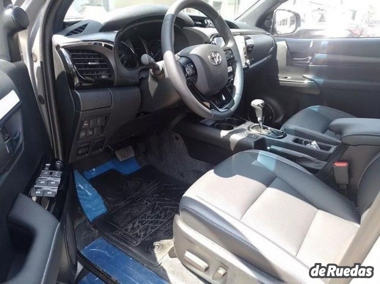 Toyota Hilux Nueva en San Juan, deRuedas