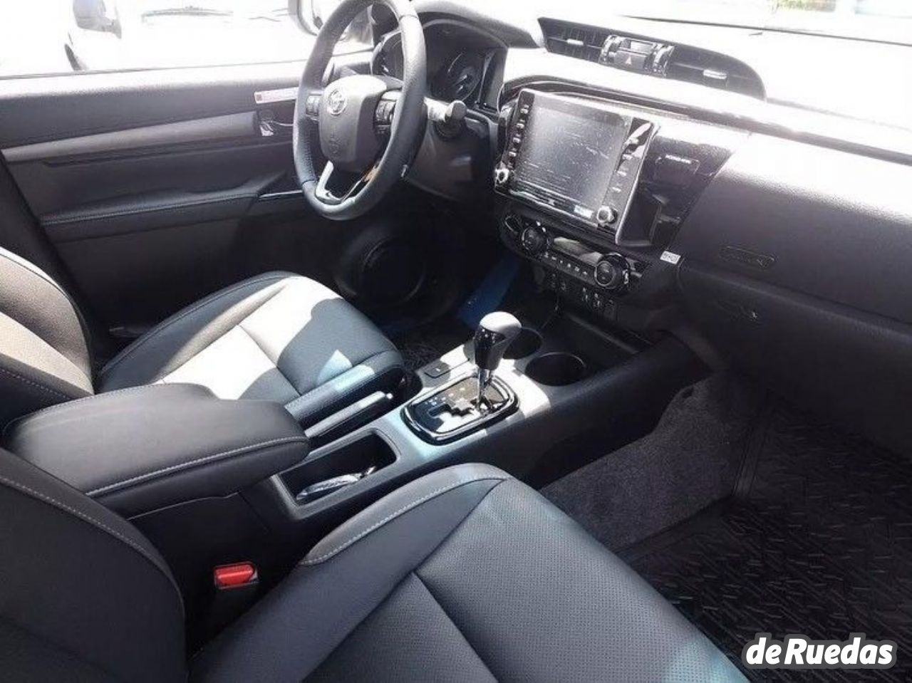 Toyota Hilux Nueva en San Juan, deRuedas