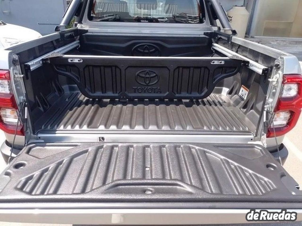 Toyota Hilux Nueva en San Juan, deRuedas
