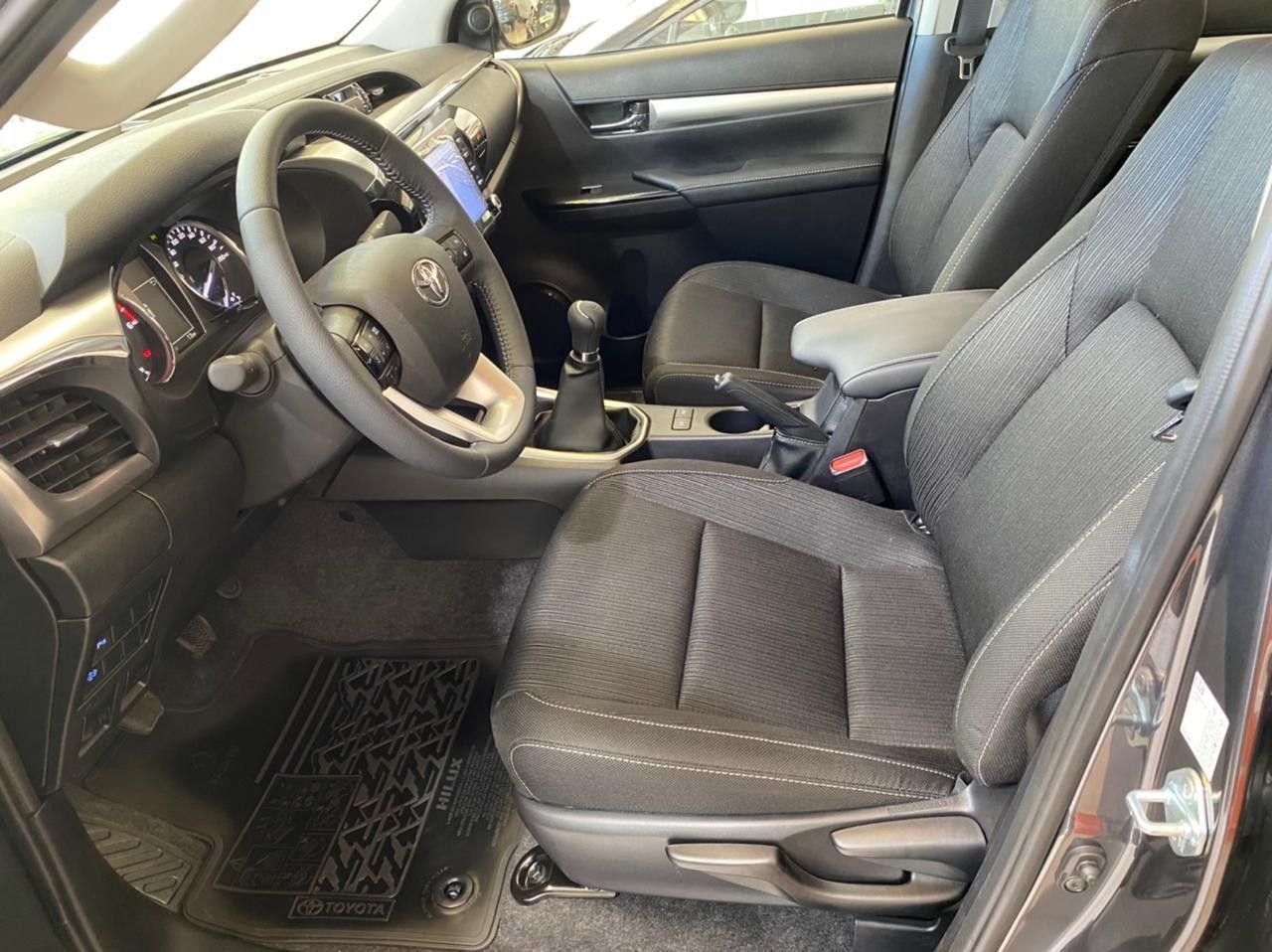 Toyota Hilux Nueva en Mendoza, deRuedas
