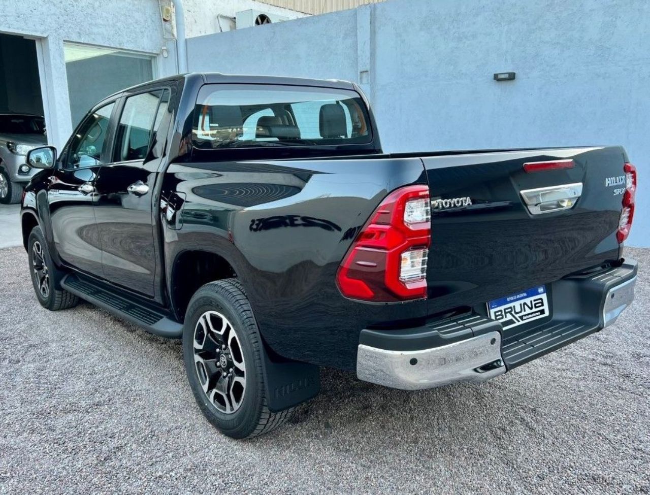 Toyota Hilux Nueva en Mendoza, deRuedas