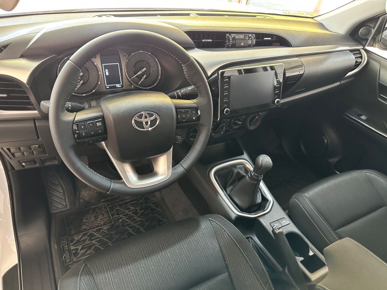 Toyota Hilux Nueva en Mendoza, deRuedas