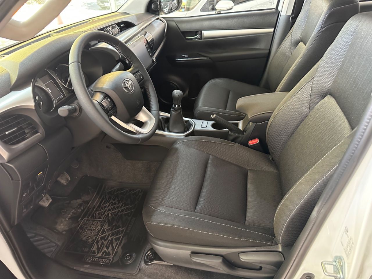 Toyota Hilux Nueva en Mendoza, deRuedas