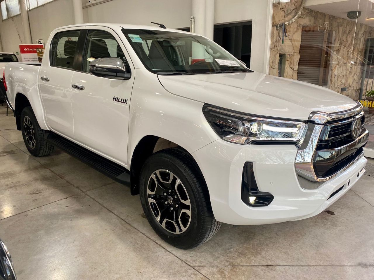 Toyota Hilux Nueva en Mendoza, deRuedas