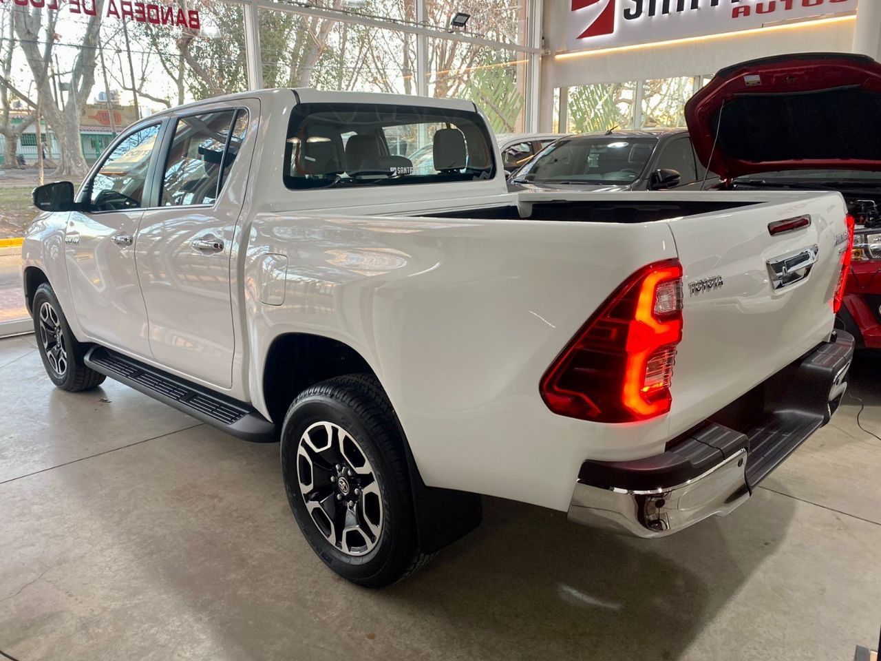 Toyota Hilux Nueva en Mendoza, deRuedas