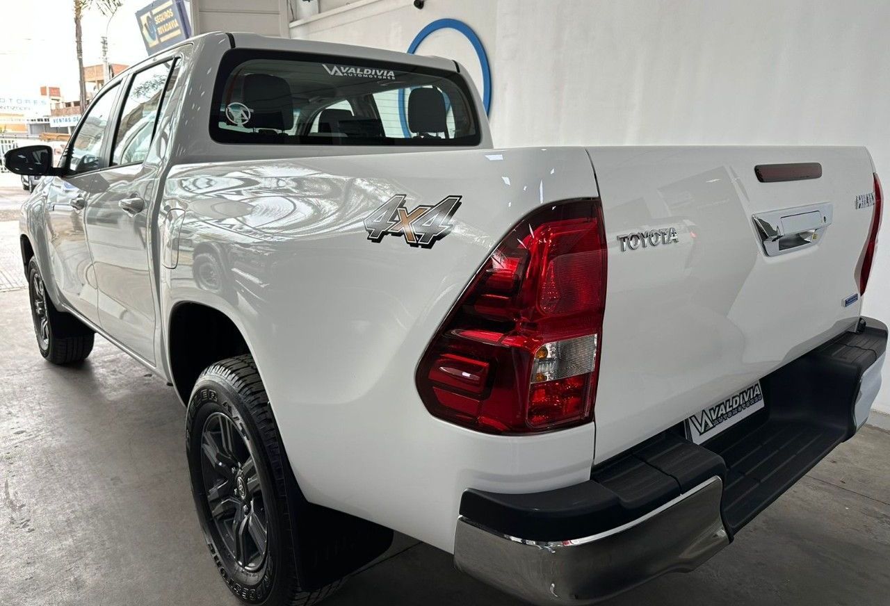 Toyota Hilux Nueva en San Juan, deRuedas