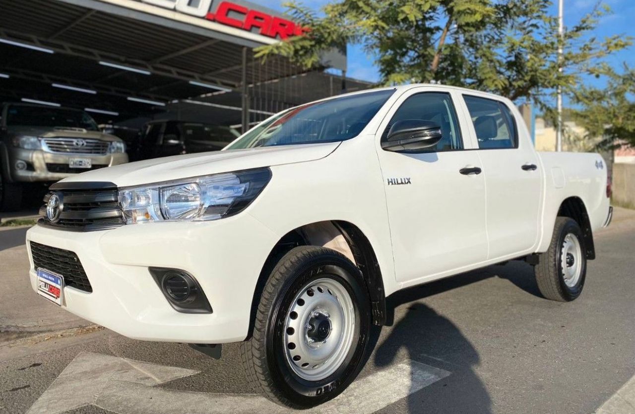 Toyota Hilux Nueva en San Juan, deRuedas