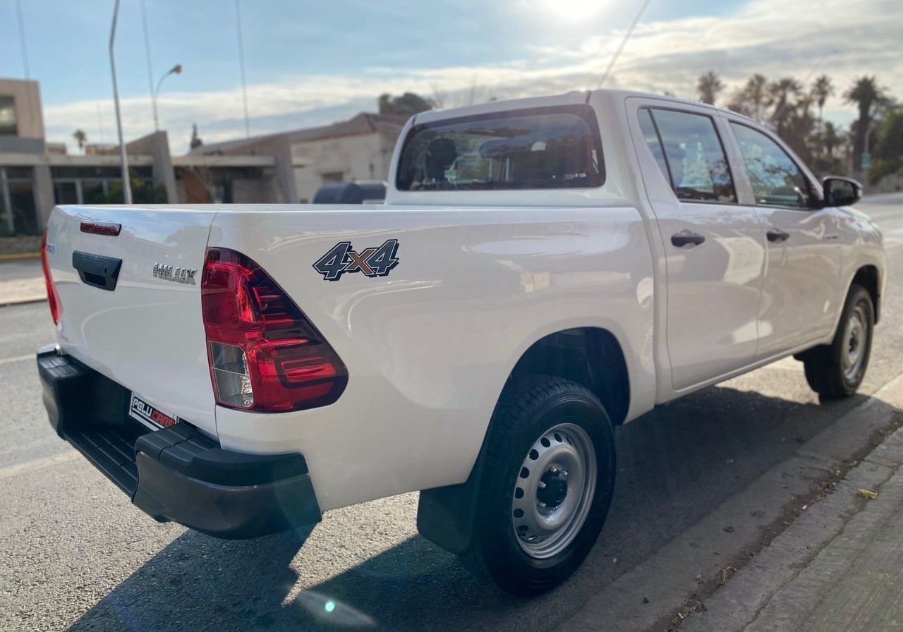 Toyota Hilux Nueva en San Juan, deRuedas