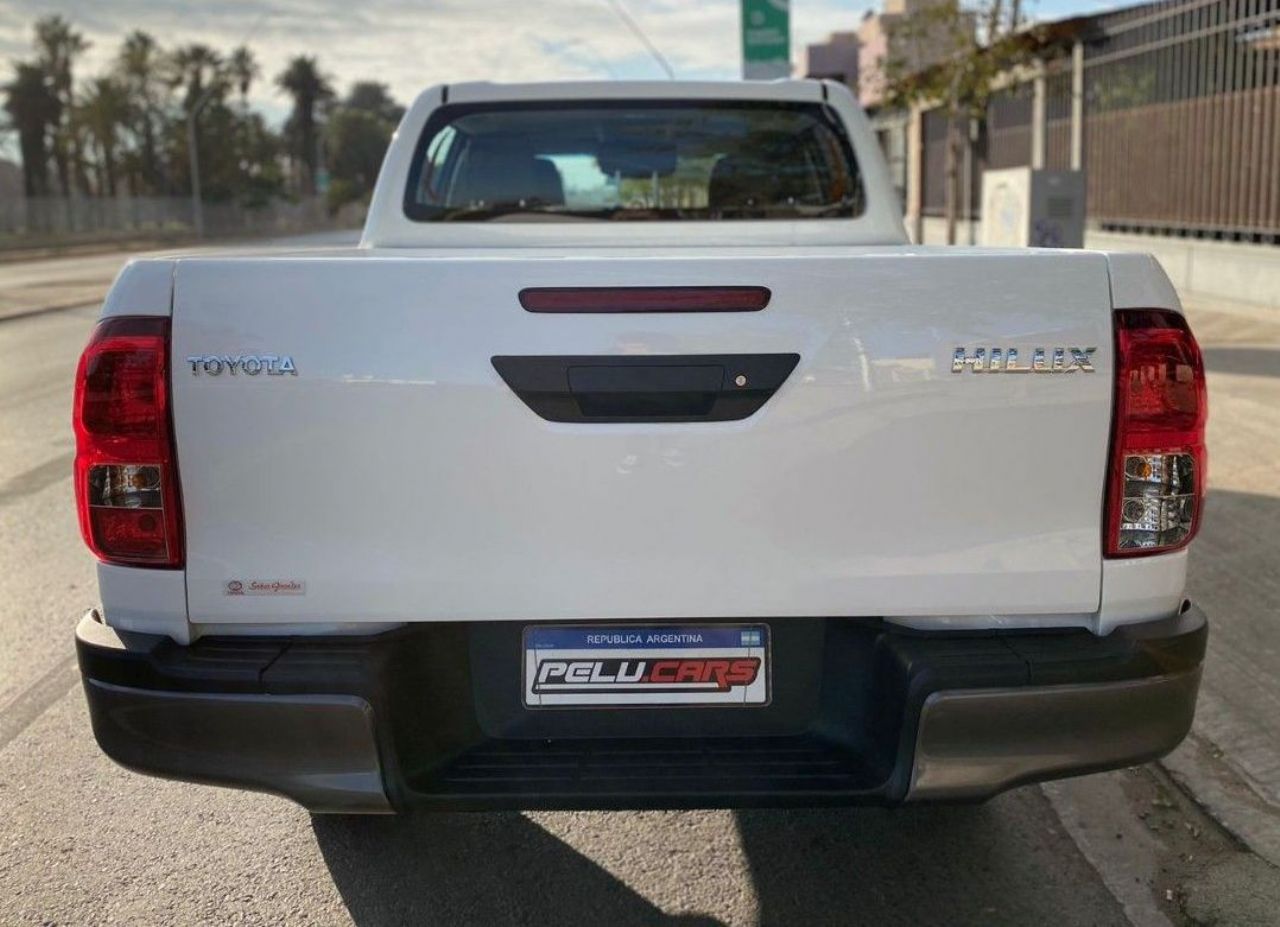 Toyota Hilux Nueva en San Juan, deRuedas