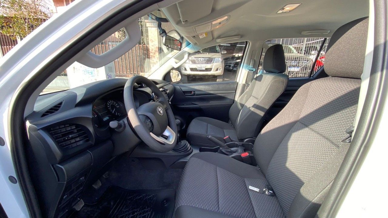Toyota Hilux Nueva en San Juan, deRuedas