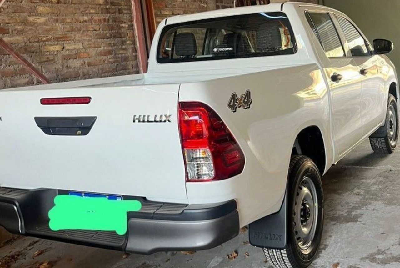 Toyota Hilux Nueva en Mendoza, deRuedas