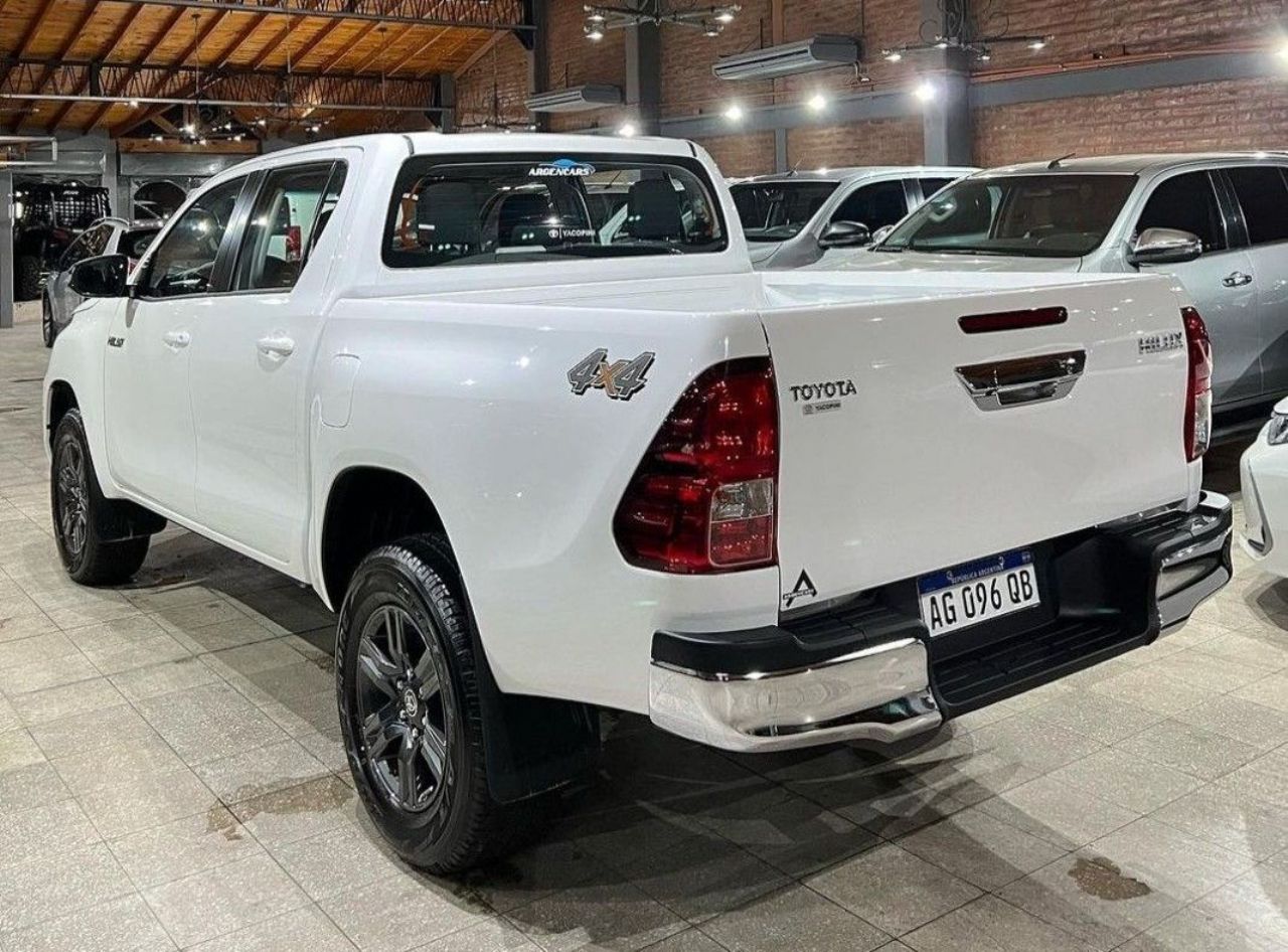 Toyota Hilux Nueva en San Juan, deRuedas