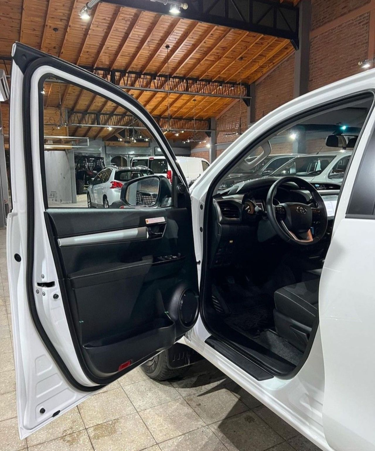 Toyota Hilux Nueva en San Juan, deRuedas