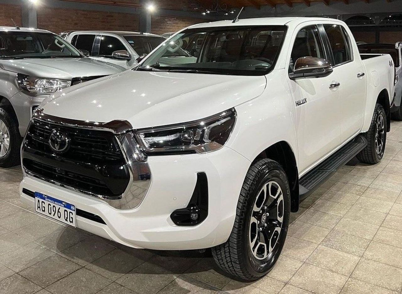 Toyota Hilux Nueva en San Juan, deRuedas