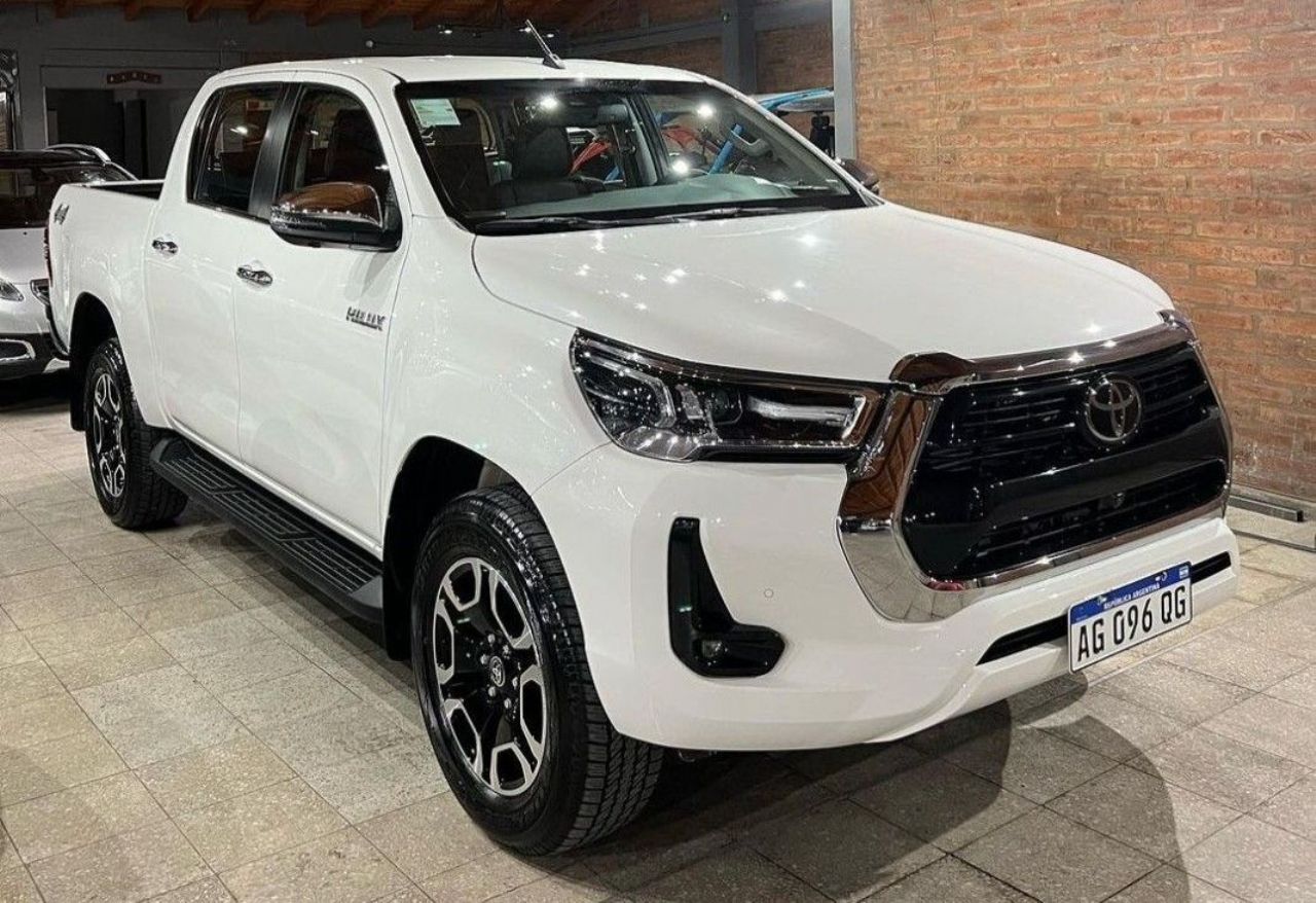 Toyota Hilux Nueva en San Juan, deRuedas