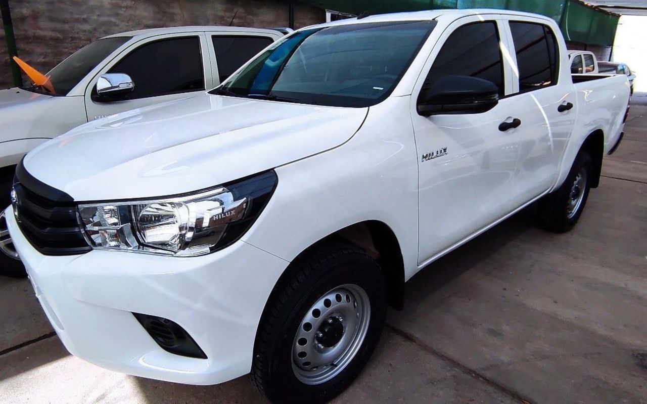Toyota Hilux Nueva en Mendoza, deRuedas