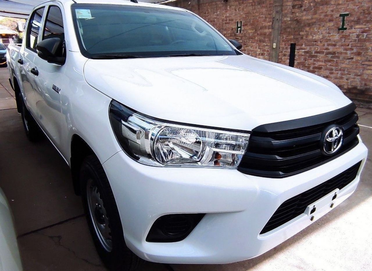 Toyota Hilux Nueva en Mendoza, deRuedas