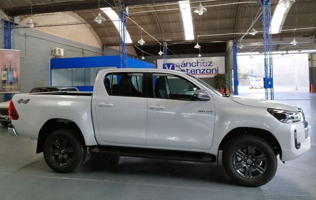 Toyota Hilux Nueva en Mendoza, deRuedas