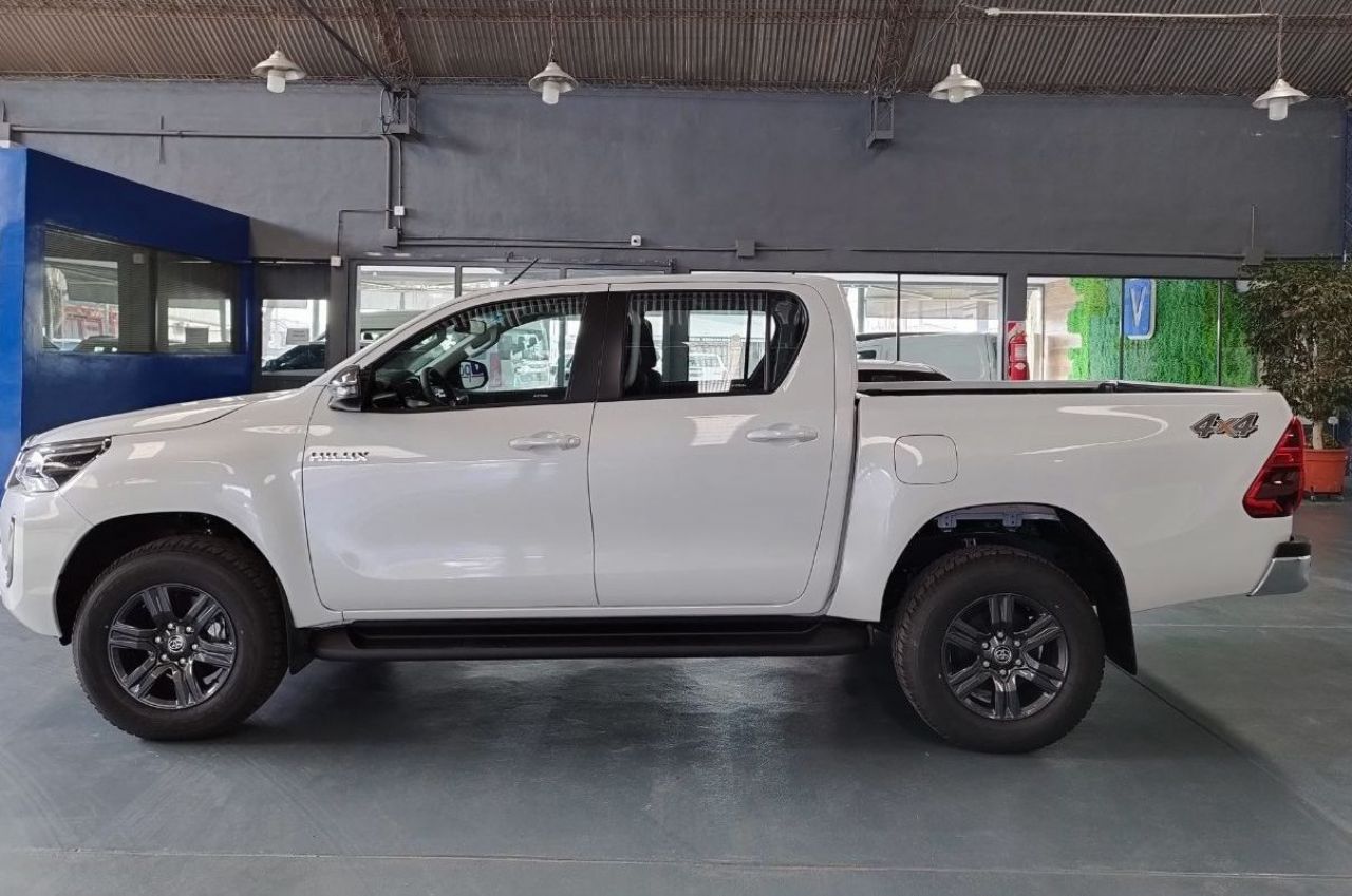 Toyota Hilux Nueva en Mendoza, deRuedas