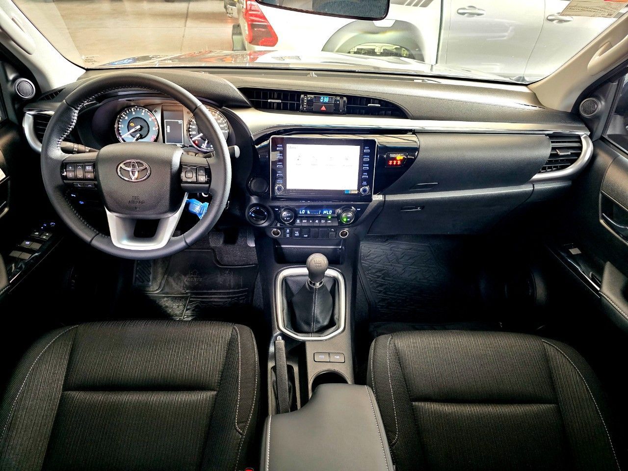 Toyota Hilux Nueva en Mendoza, deRuedas