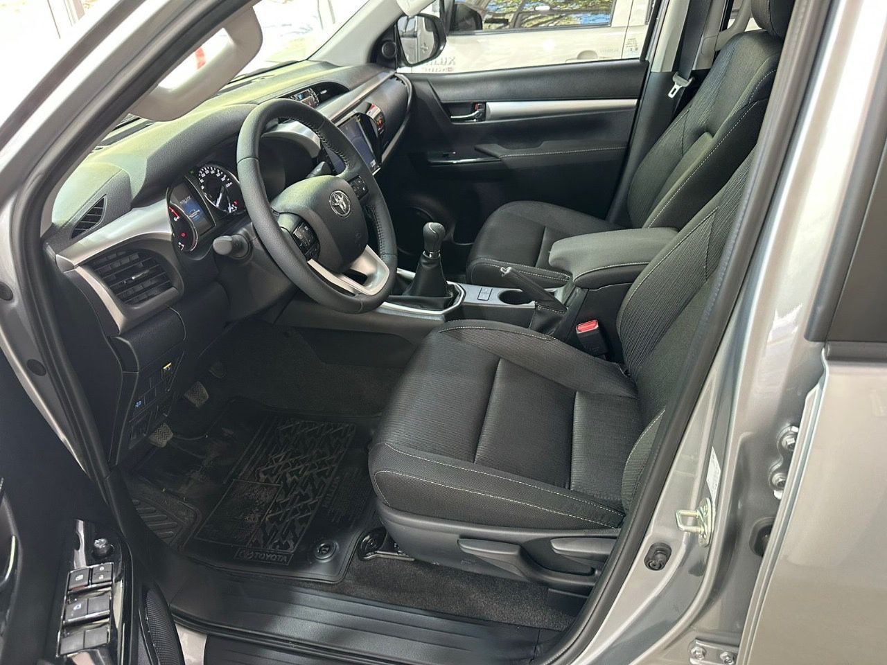 Toyota Hilux Nueva Financiado en Mendoza, deRuedas
