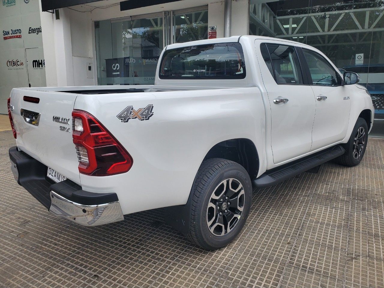 Toyota Hilux Nueva en Mendoza, deRuedas