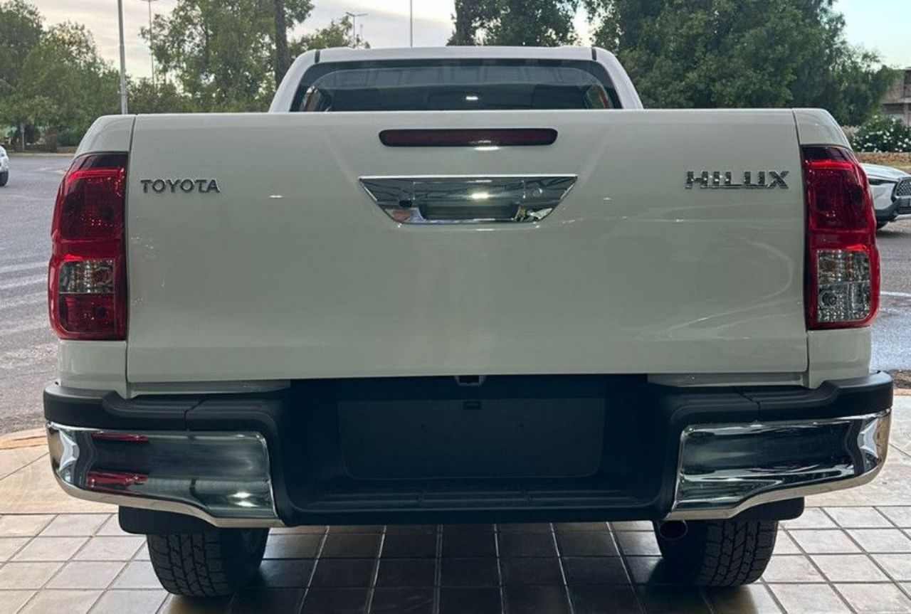 Toyota Hilux Nueva en San Juan, deRuedas