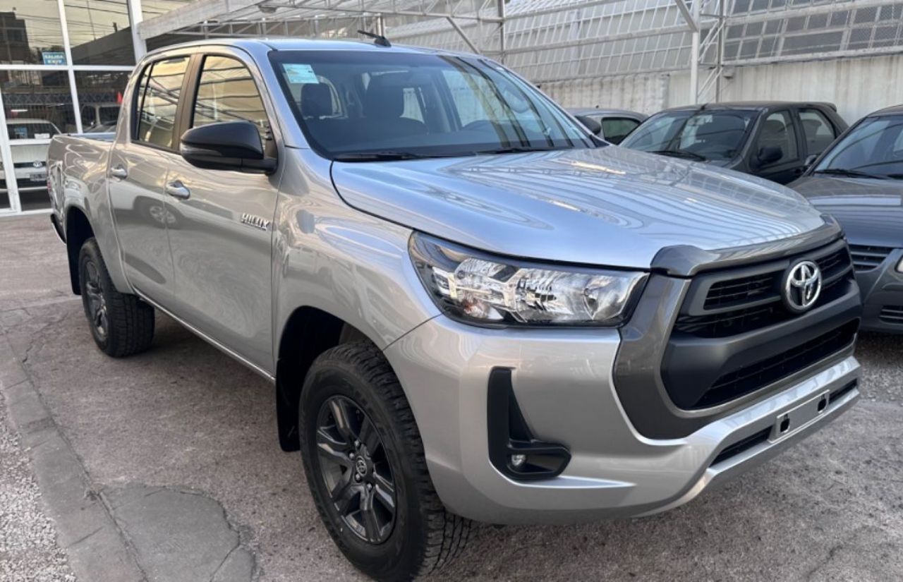 Toyota Hilux Nueva en San Luis, deRuedas