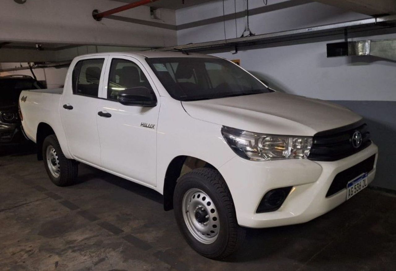 Toyota Hilux Nueva en Mendoza, deRuedas