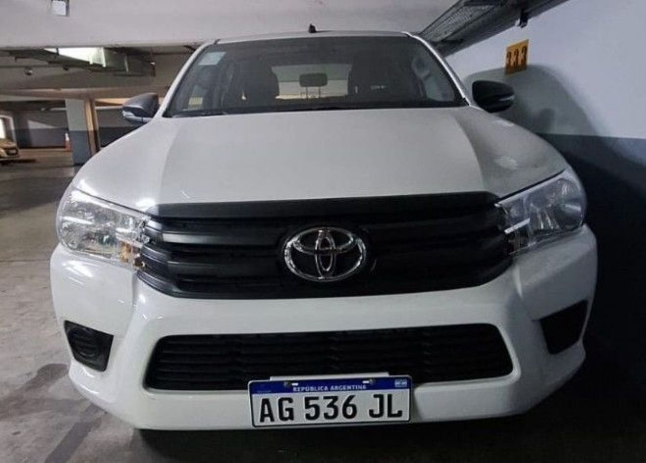 Toyota Hilux Nueva en Mendoza, deRuedas