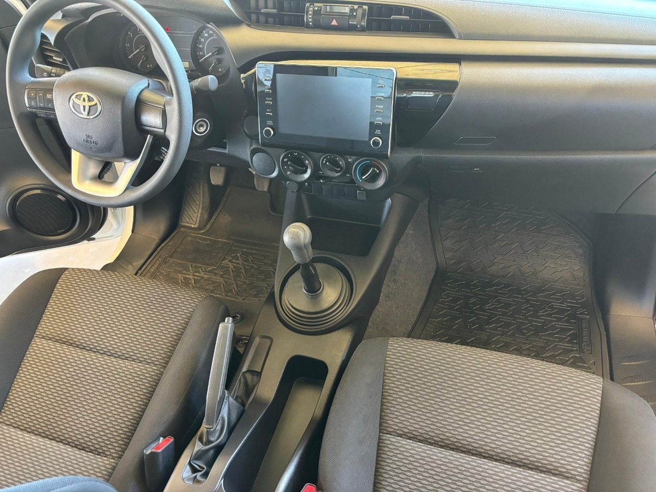 Toyota Hilux Nueva en Mendoza, deRuedas
