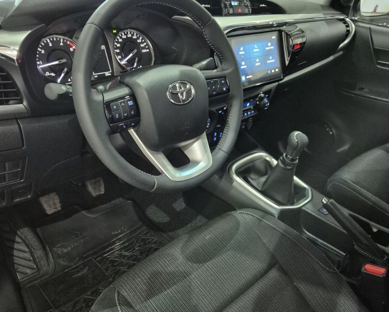 Toyota Hilux Nueva en Mendoza, deRuedas
