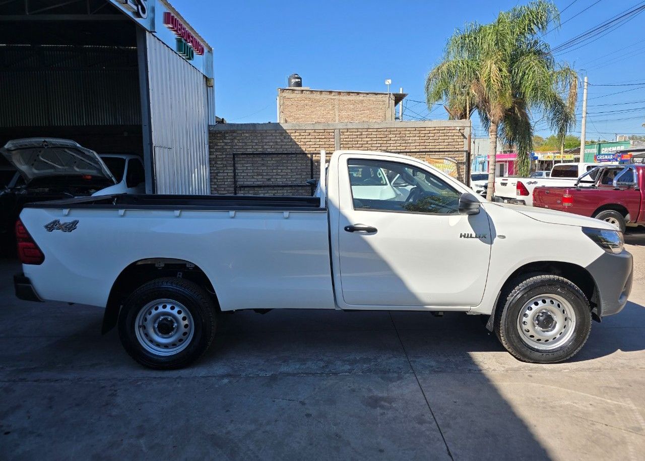Toyota Hilux Nueva en Mendoza, deRuedas