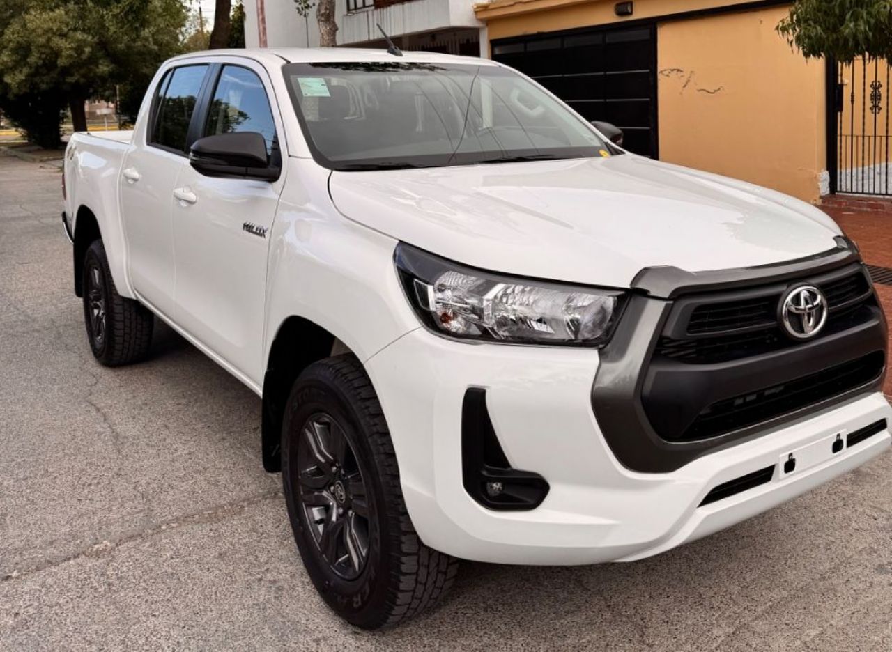 Toyota Hilux Nueva en Mendoza, deRuedas