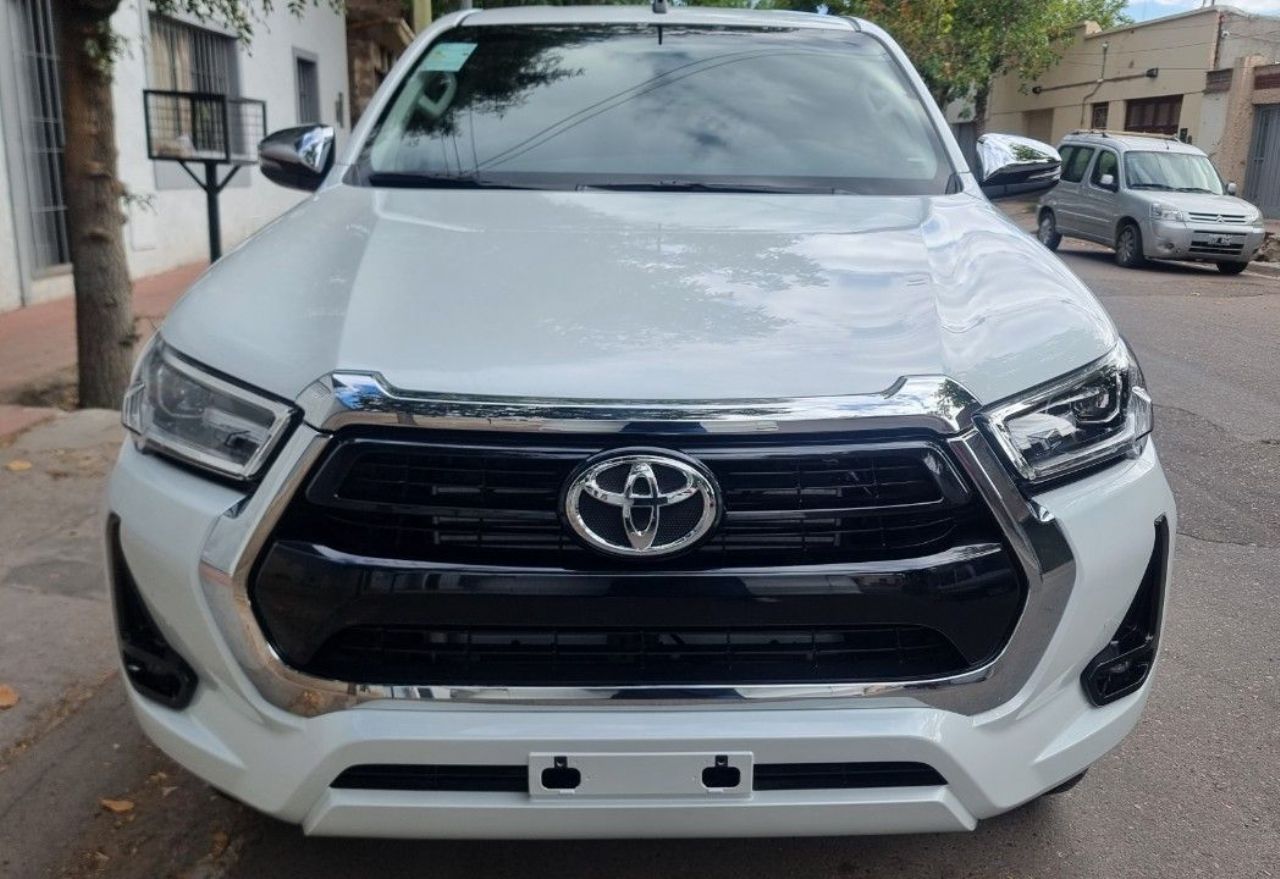 Toyota Hilux Nueva Financiado en Mendoza, deRuedas