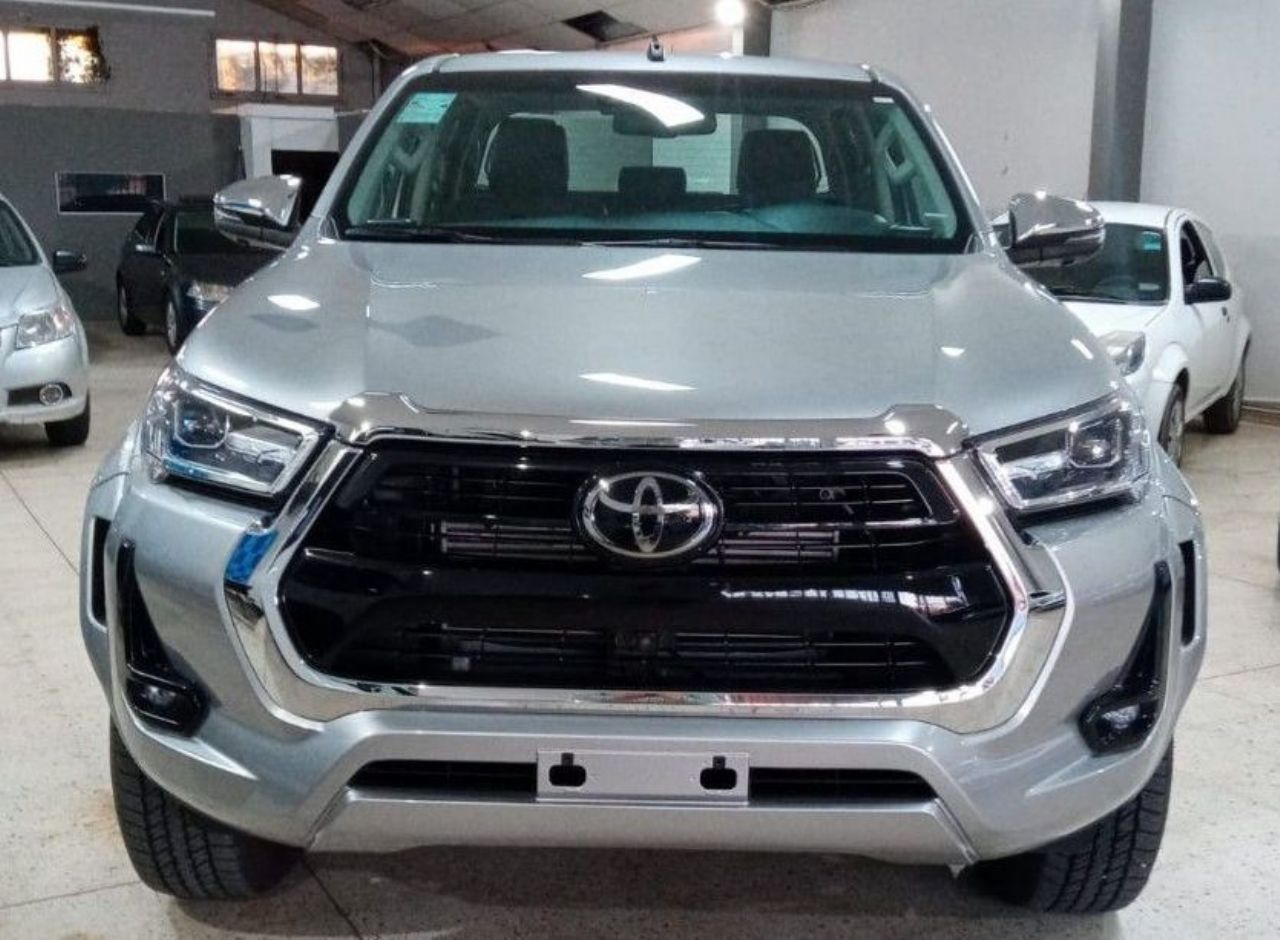 Toyota Hilux Nueva en San Luis, deRuedas