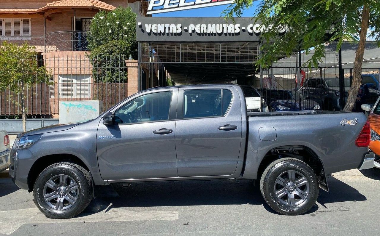 Toyota Hilux Nueva en San Juan, deRuedas