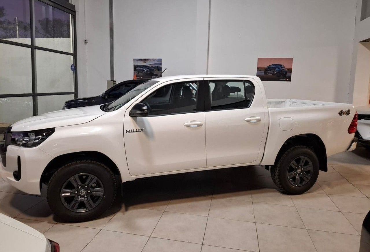 Toyota Hilux Nueva Financiado en Mendoza, deRuedas