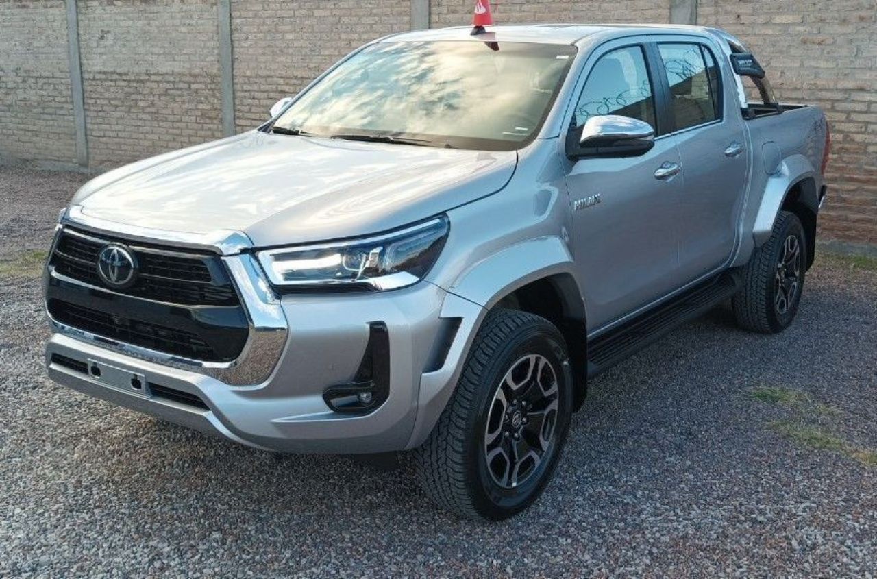 Toyota Hilux Nueva en San Juan, deRuedas