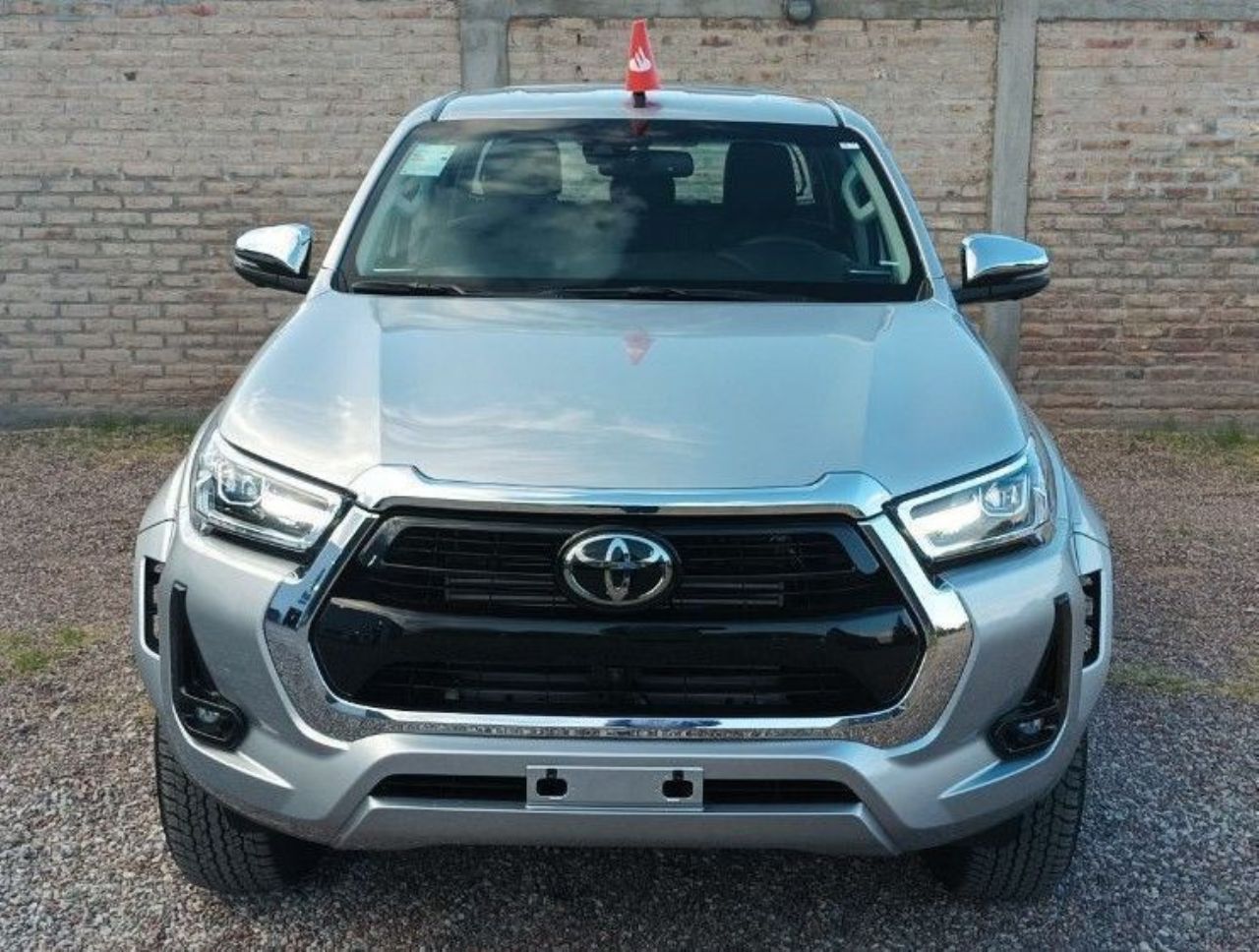 Toyota Hilux Nueva en San Juan, deRuedas