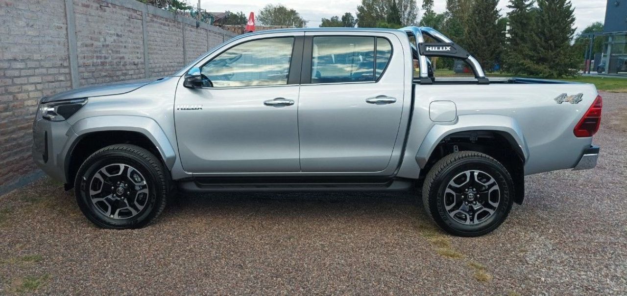 Toyota Hilux Nueva en San Juan, deRuedas
