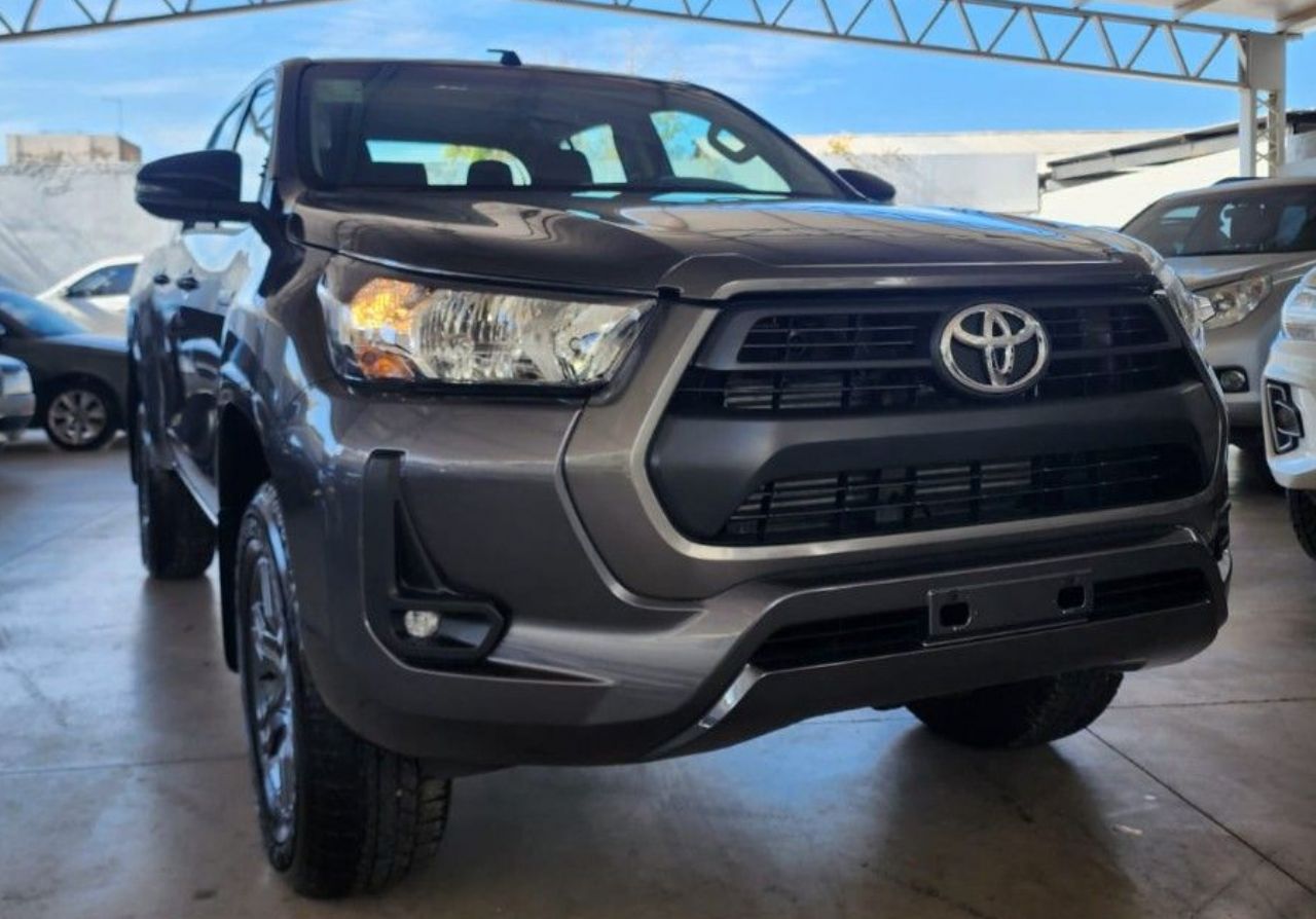 Toyota Hilux Nueva Financiado en Mendoza, deRuedas