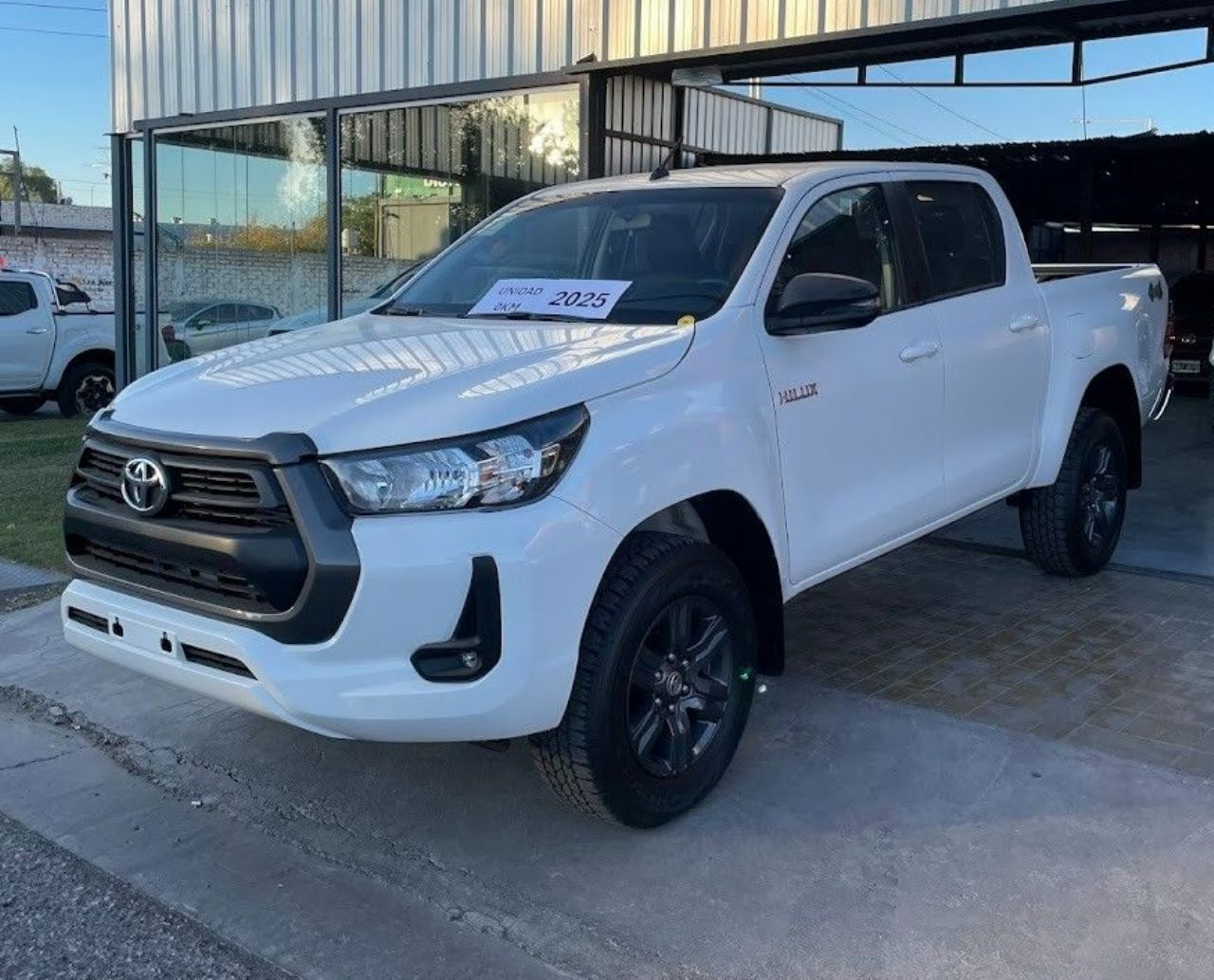 Toyota Hilux Nueva en San Juan, deRuedas