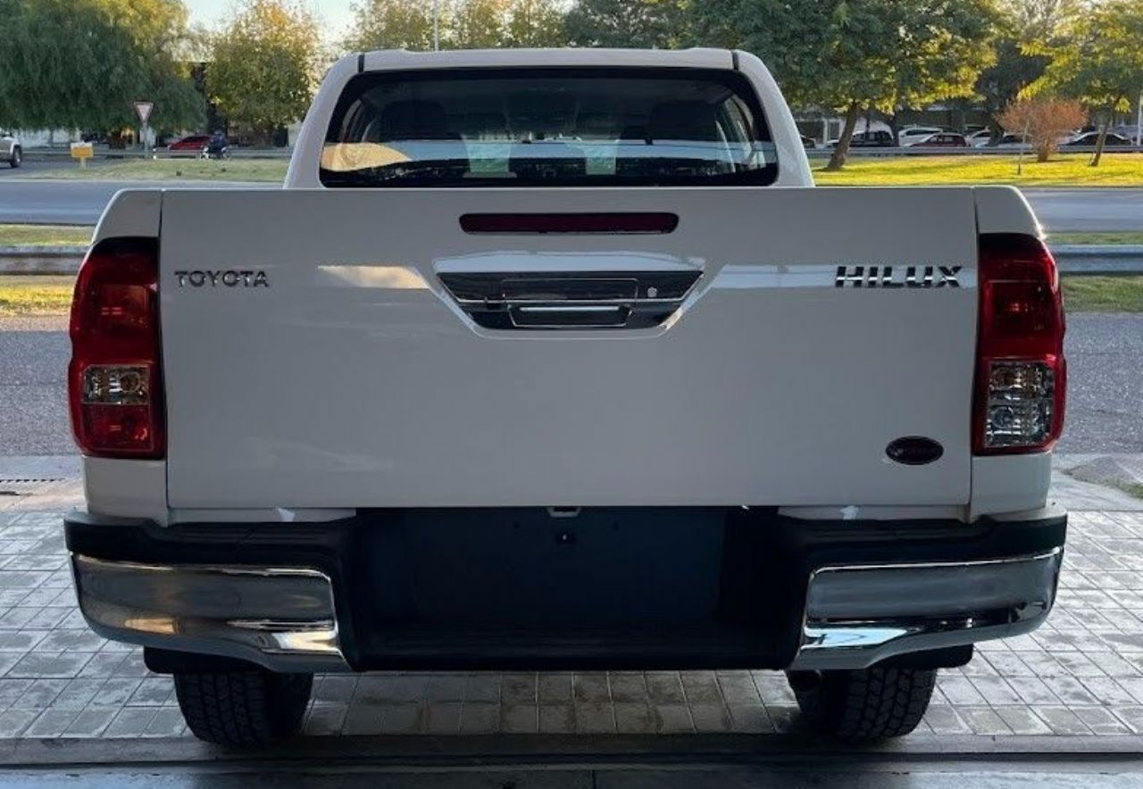 Toyota Hilux Nueva en San Juan, deRuedas