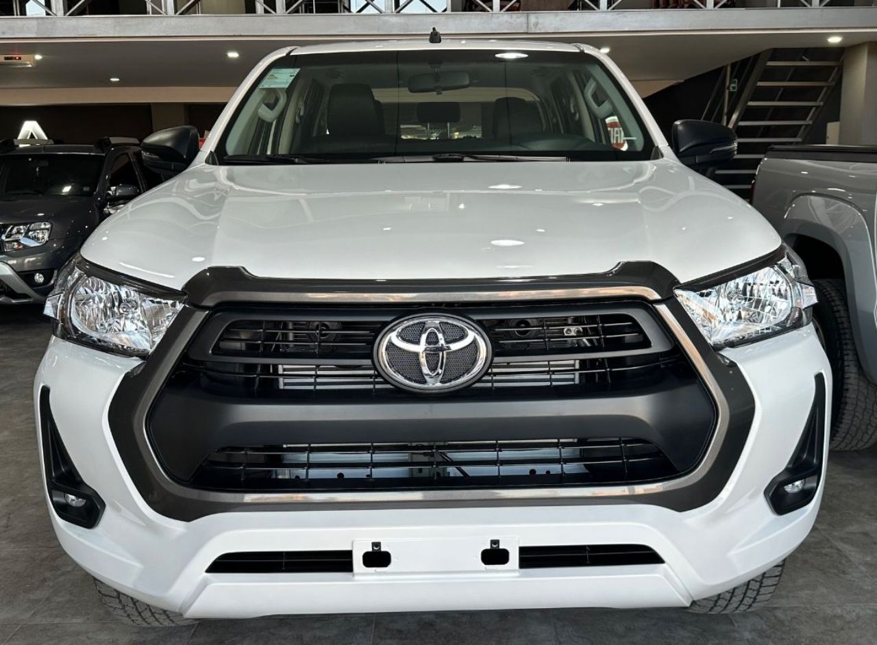 Toyota Hilux Nueva en Mendoza, deRuedas