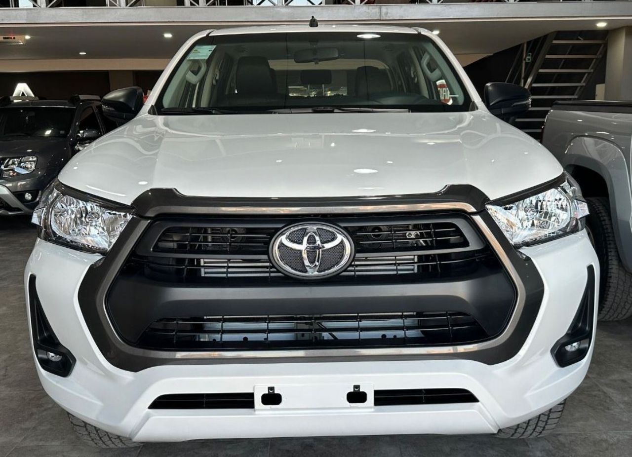 Toyota Hilux Nueva en Mendoza, deRuedas