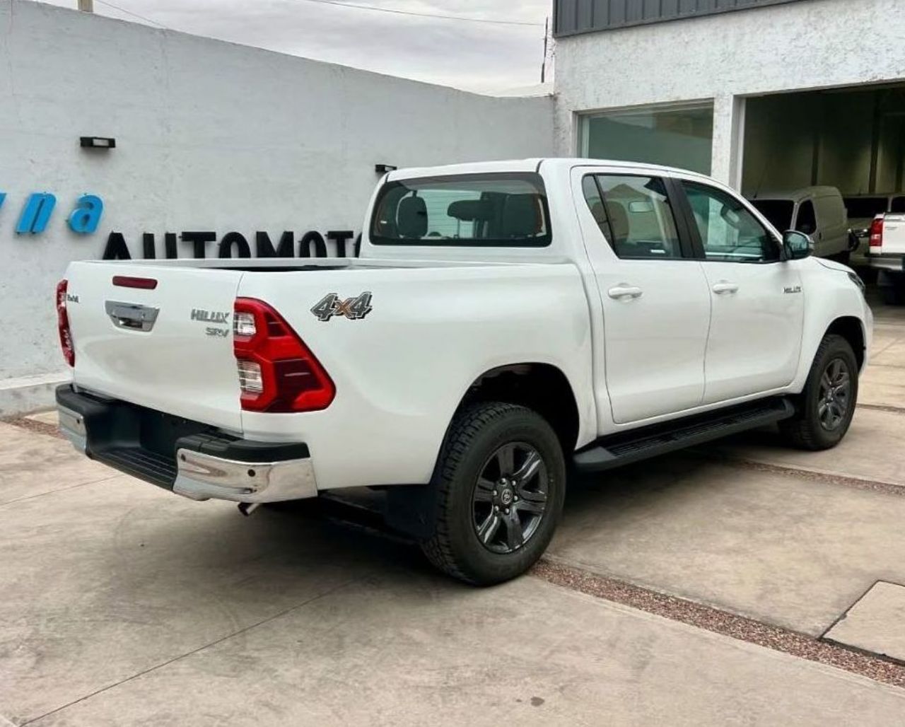 Toyota Hilux Nueva en Mendoza, deRuedas