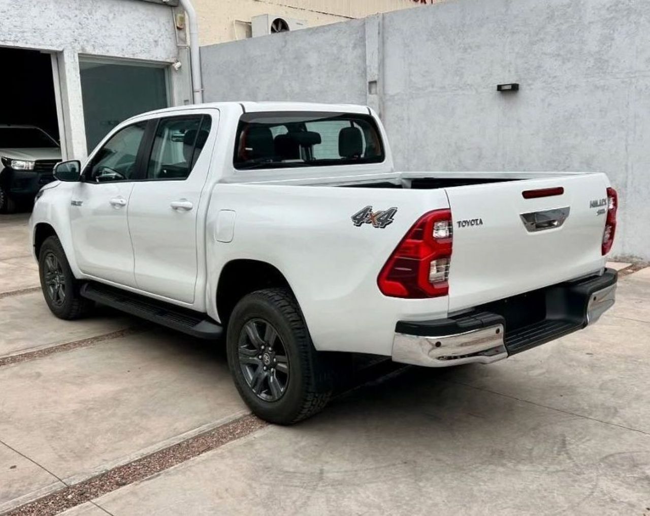 Toyota Hilux Nueva en Mendoza, deRuedas