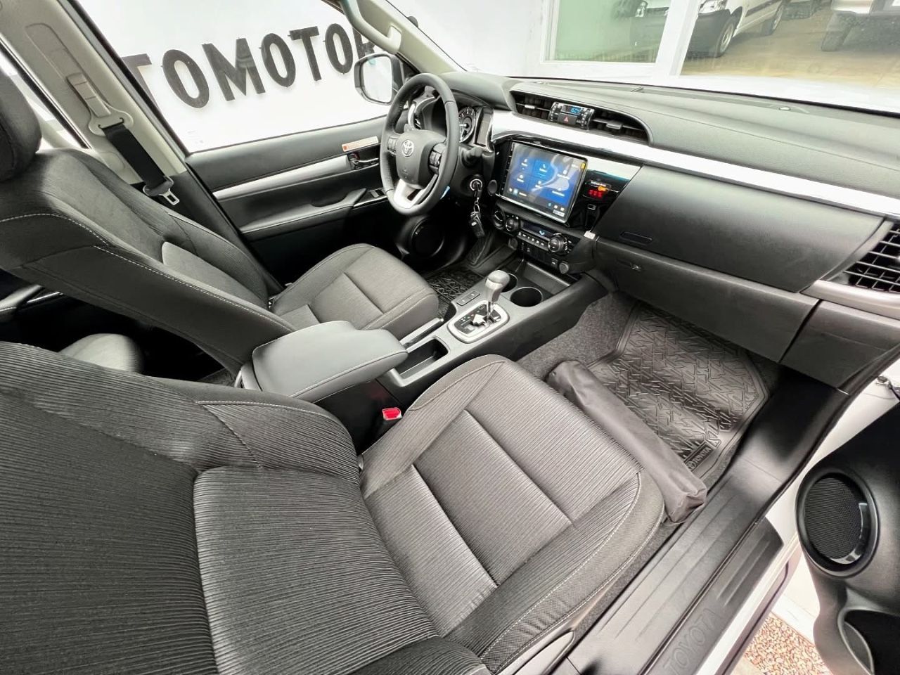 Toyota Hilux Nueva en Mendoza, deRuedas